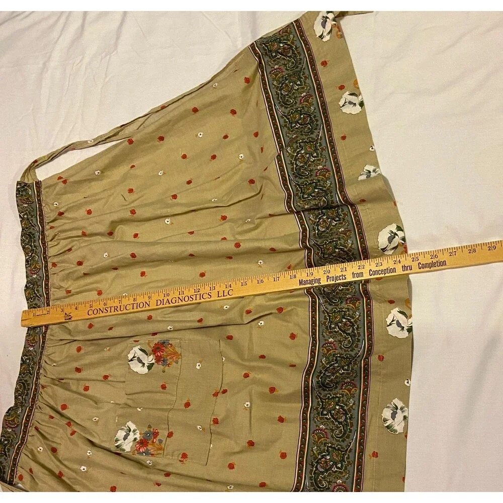 #5742 Womens Cotton Tan with Floral vintage Half Apron with Pockets